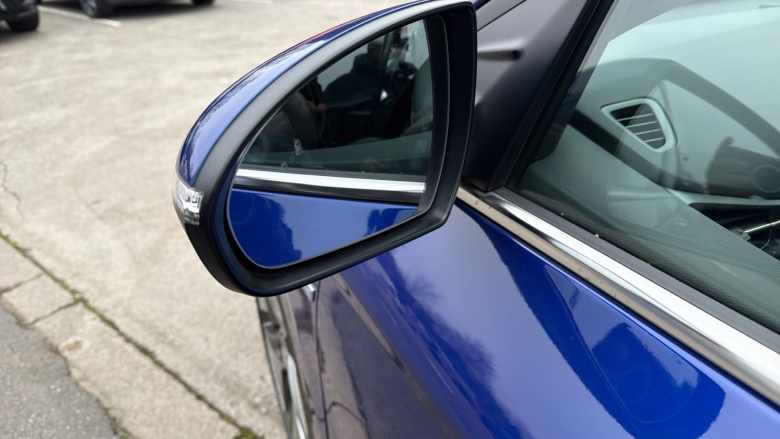 Hyundai IONIQ 1.6 GDi Hybrid Premium SE 5dr DCT Hybrid Hatchback